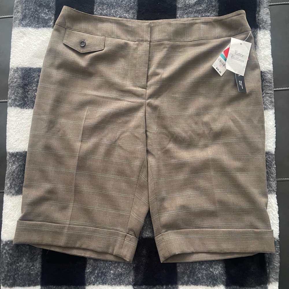 Style & Co. Bermuda Brown Spring Plaid Shorts Women’s Size 16